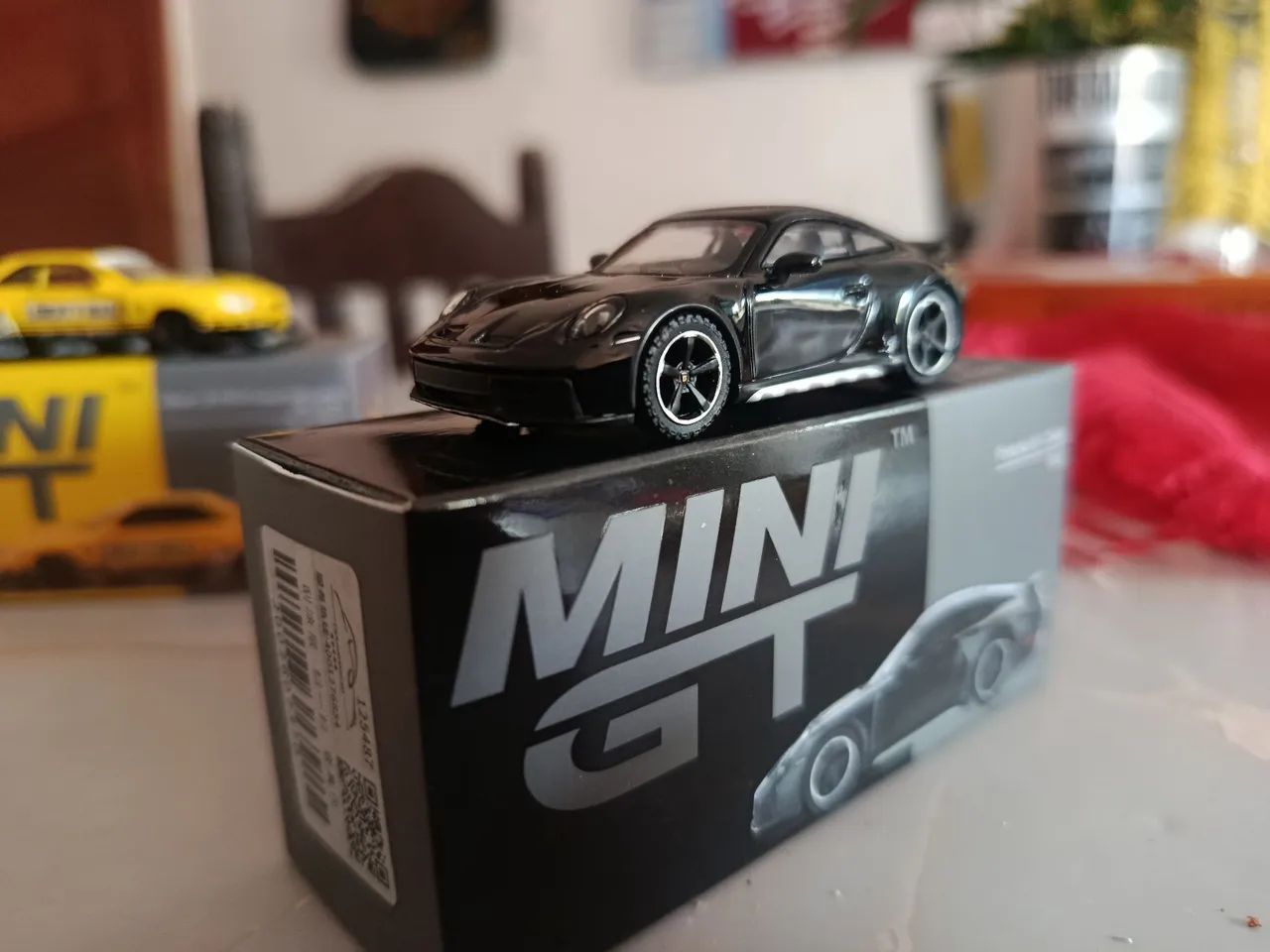 Porsche 911 dakar Black minigt  - Foto 2