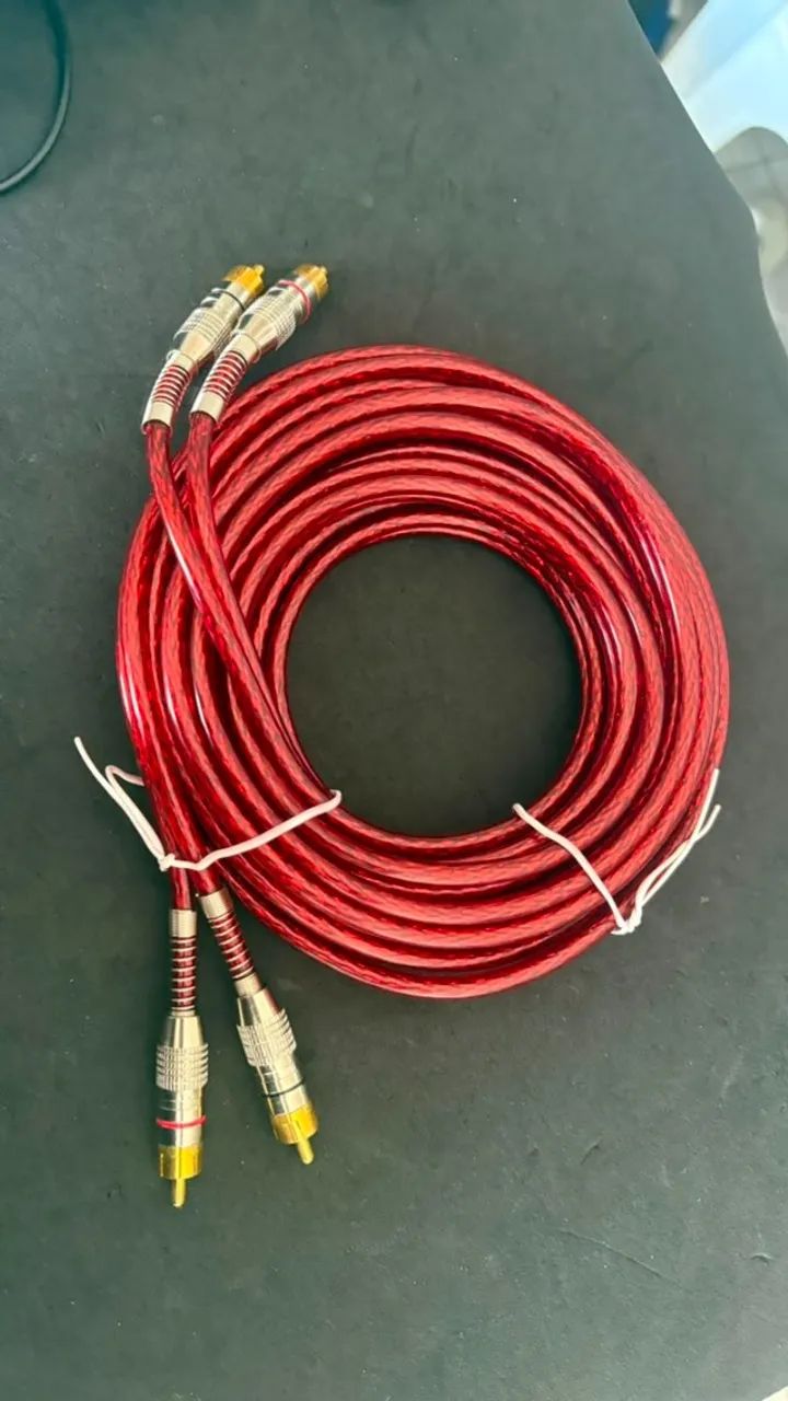 Cabo RCA 5 Metros Blindado Conectores Em Metal