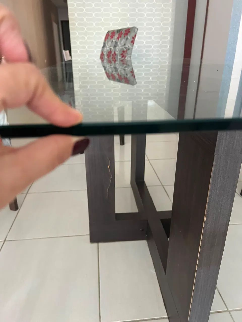 Mesa de Vidro com 6 cadeiras - Foto 3