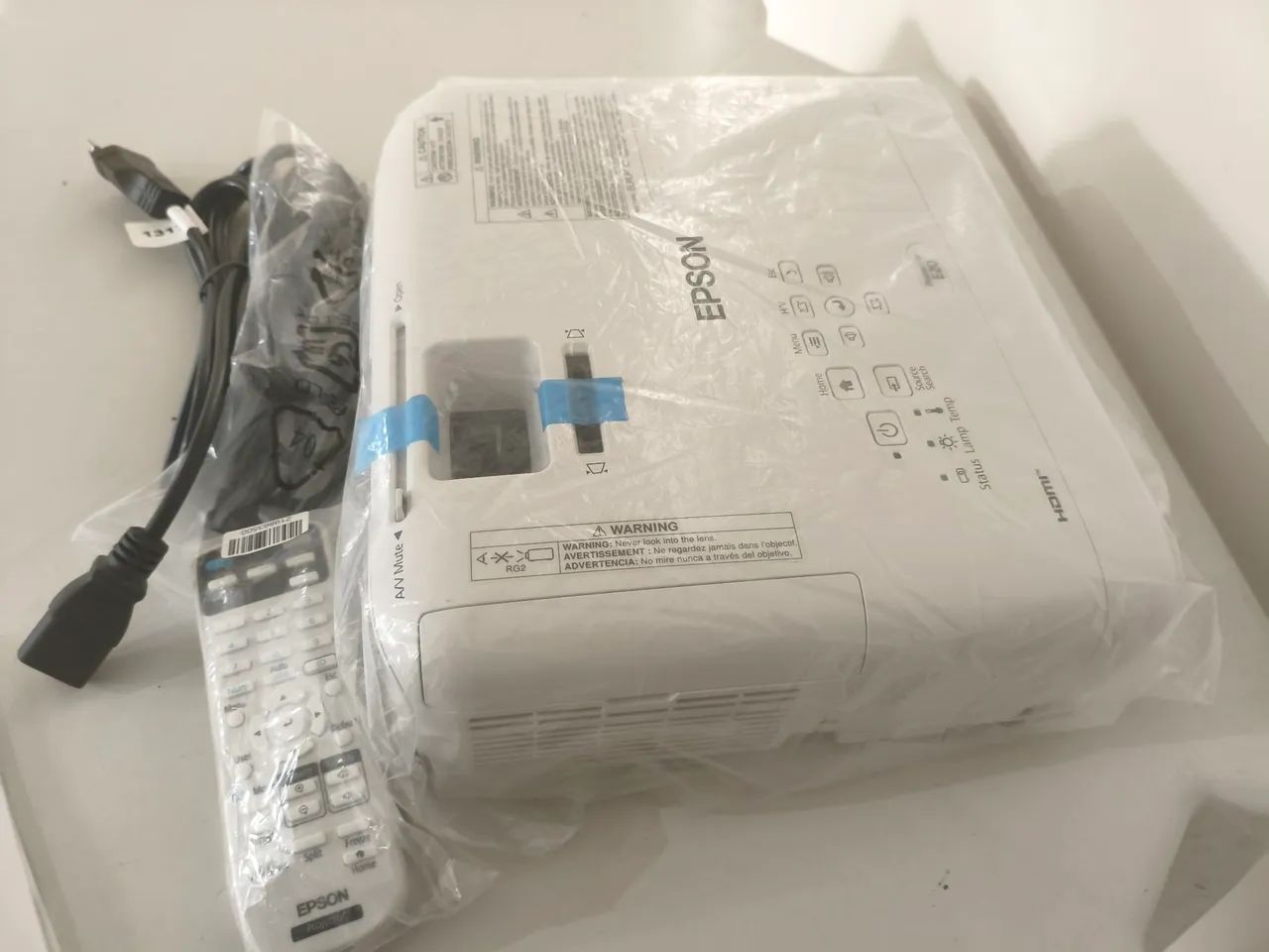 Projetor Epson e20 novo 
