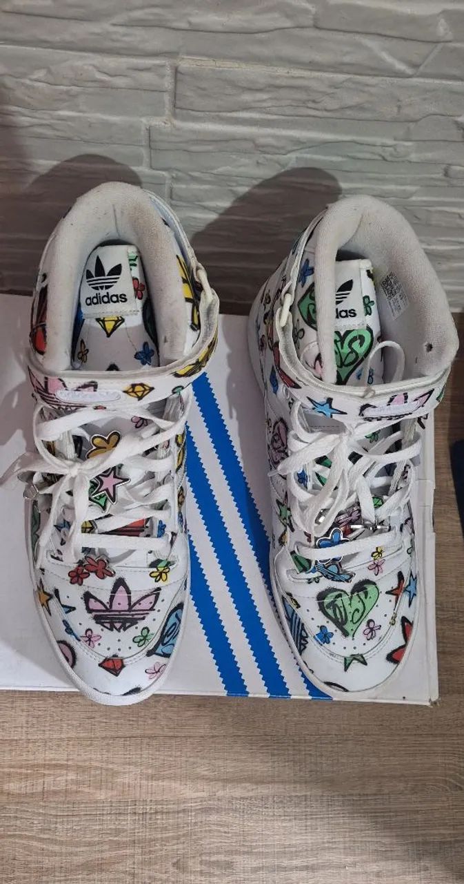Tênis Adidas 