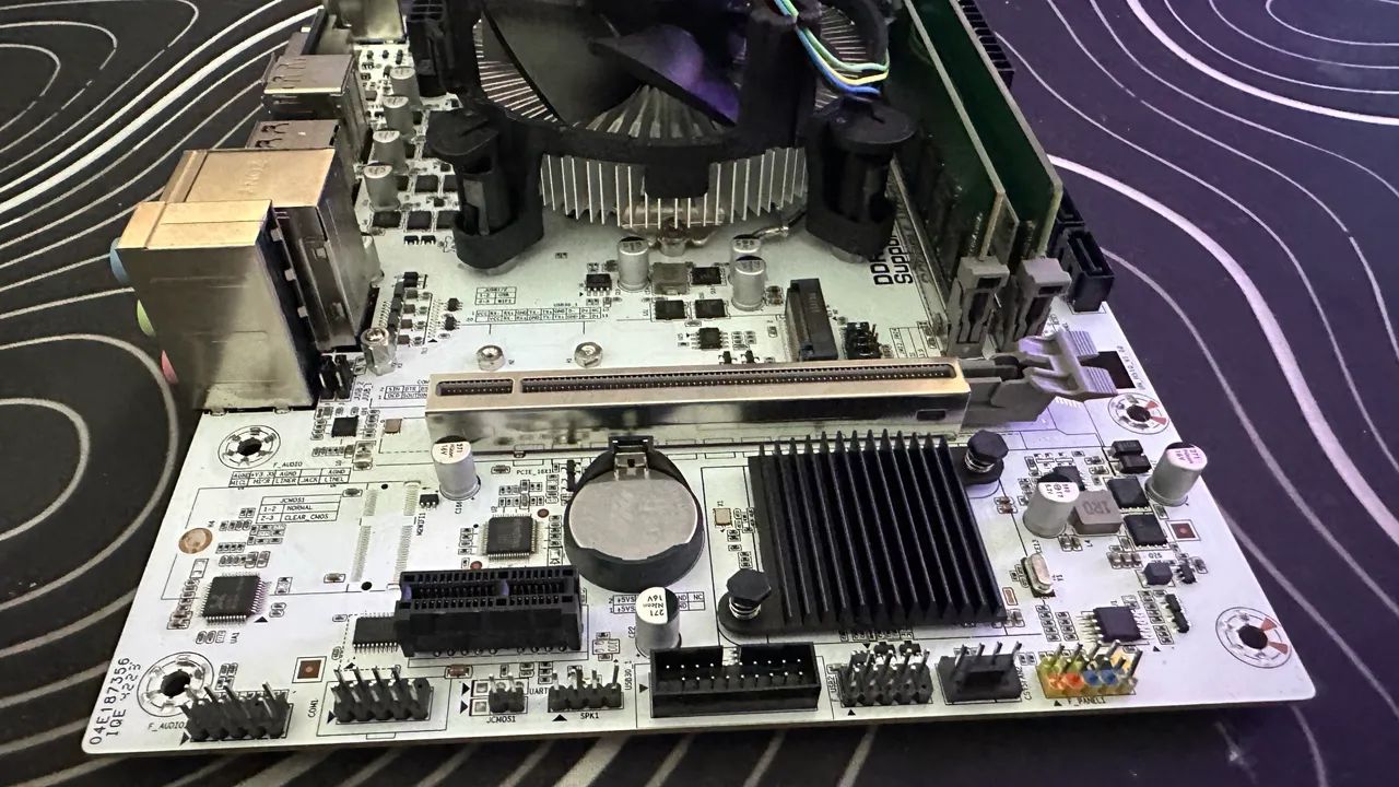 Kit gamer novo i5 da 10 Geração com 8 de ram