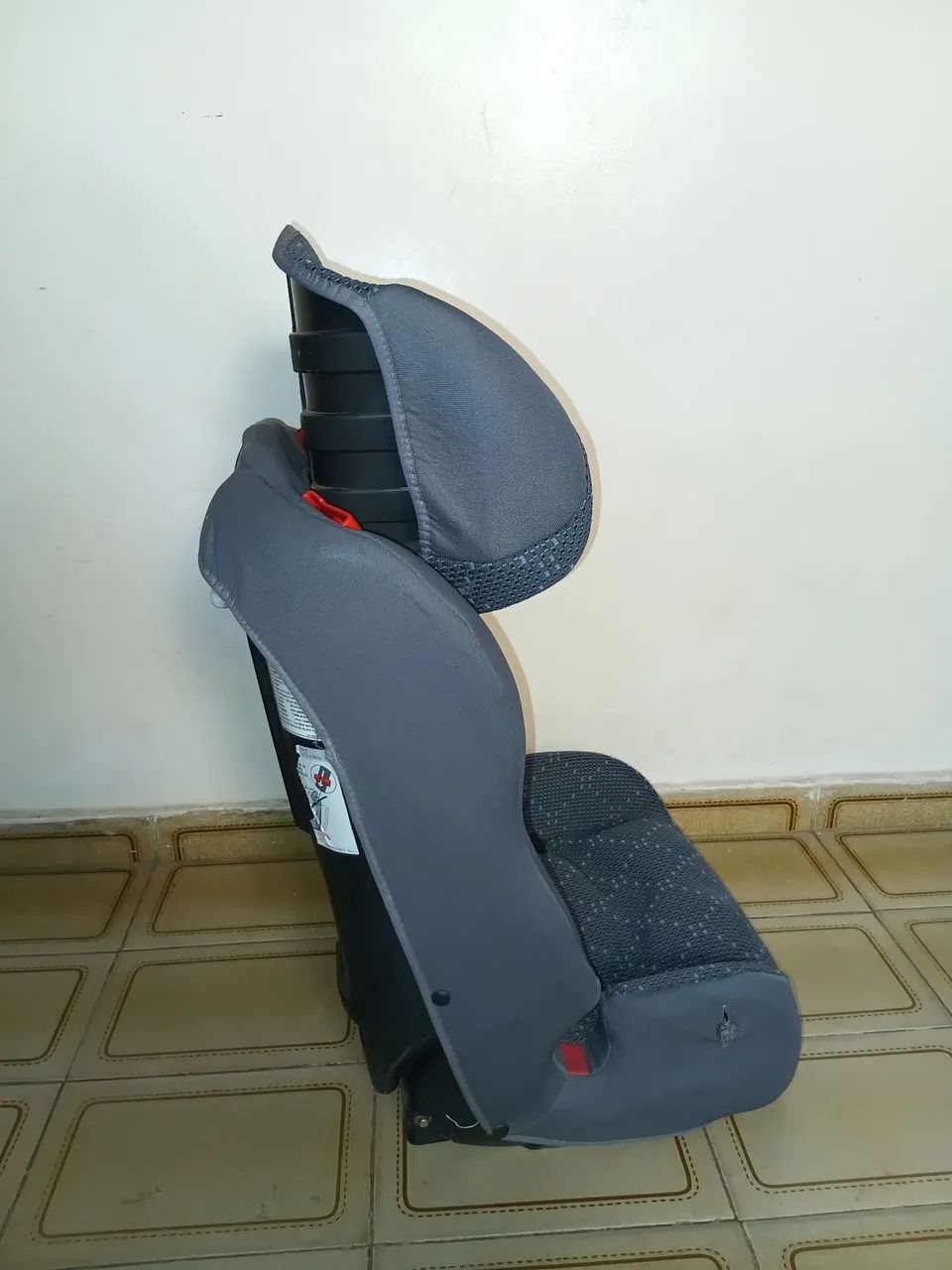 Cadeirinha Burigotto para crianças de 15 a 36 Kg. Não entrego, retirar no Jardim América.. - Foto 4