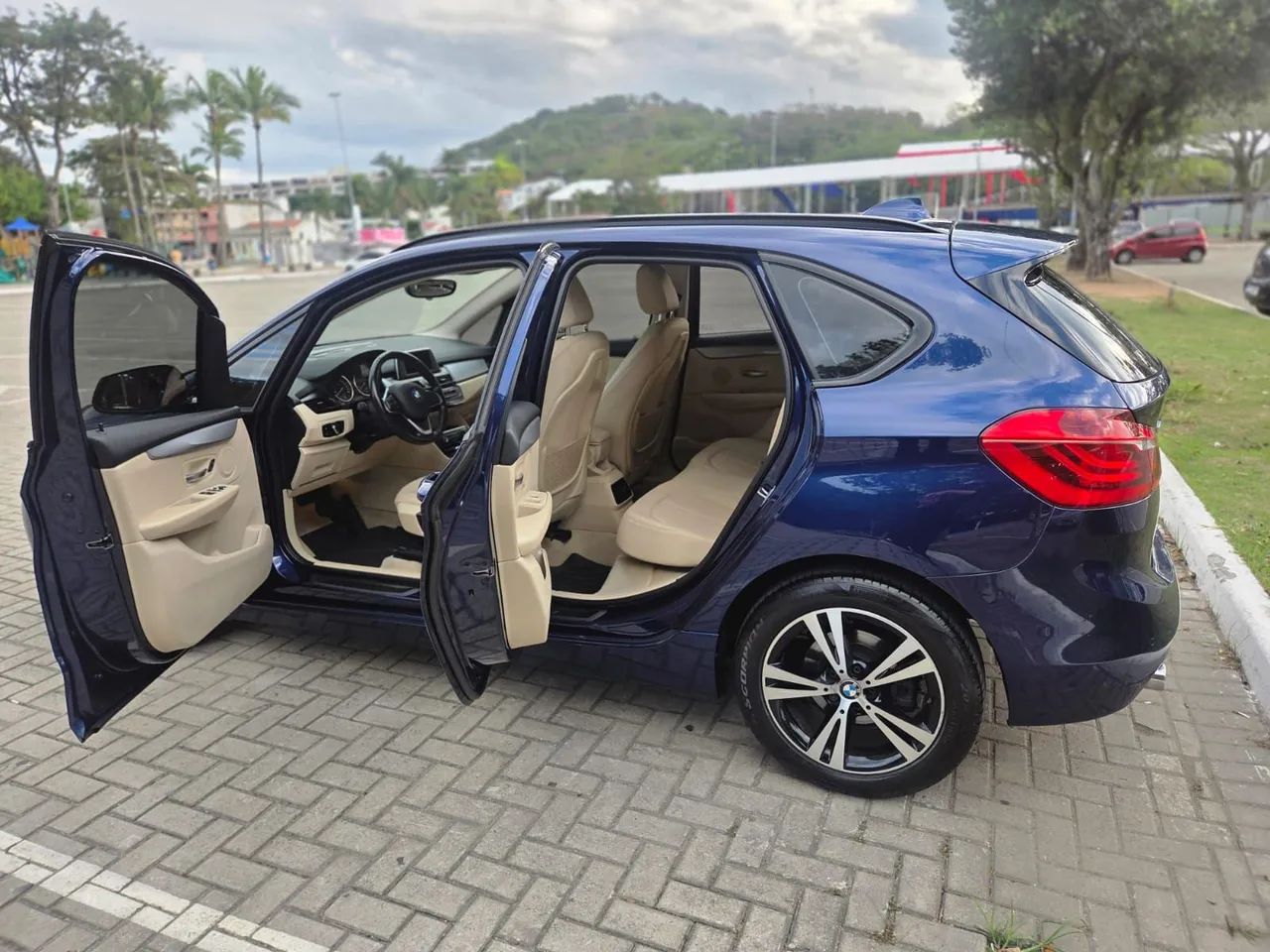BMW 220ITourer Active Flex 2.0 TB Aut. 2018 - Foto 3