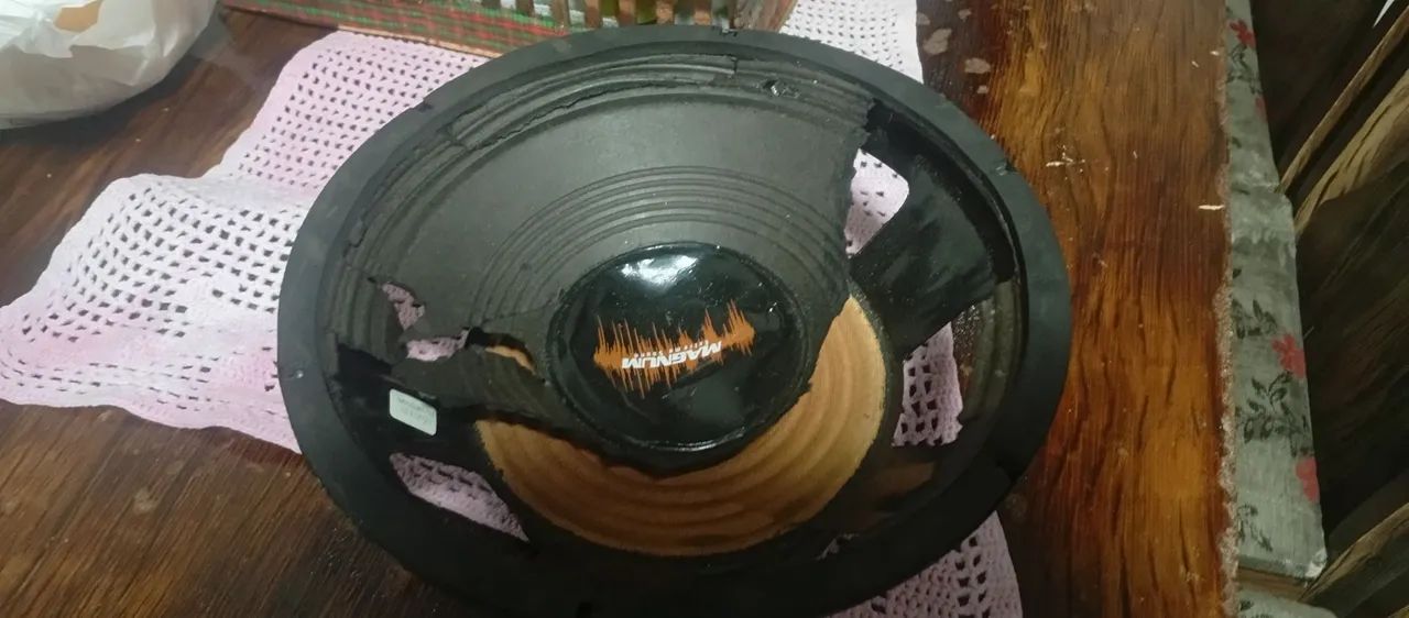Auto falante 10 polegadas medio grave magnum 250w pra arrumar  - Foto 3