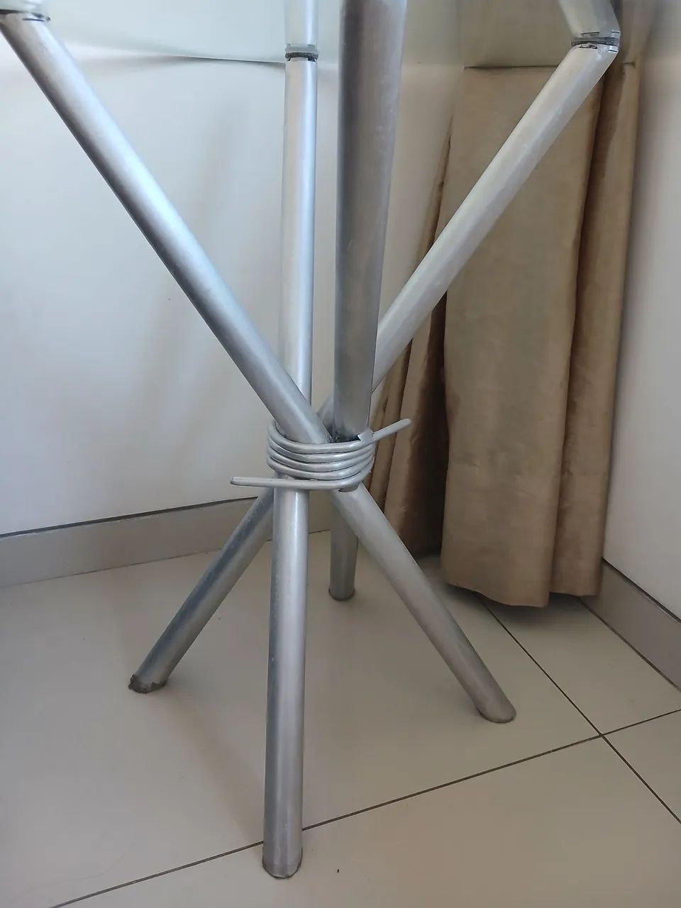 Mesa redonda média por R$ 249 - Foto 4