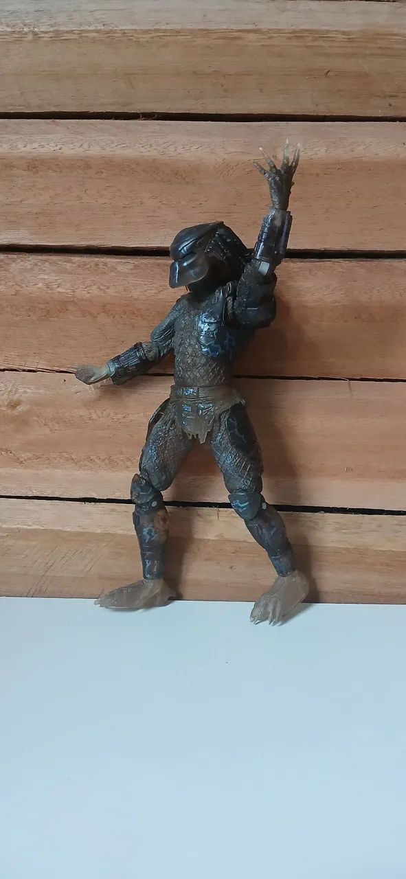 Boneco predador boar neca 18 cm - Foto 2