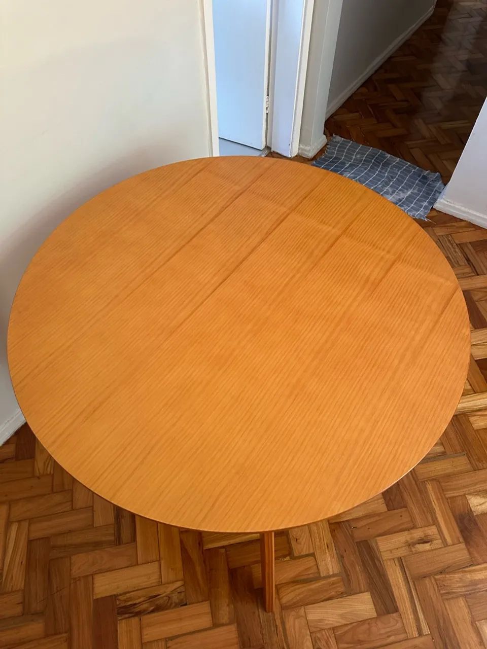 VENDO mesa de 4 lugares MDF - Foto 4