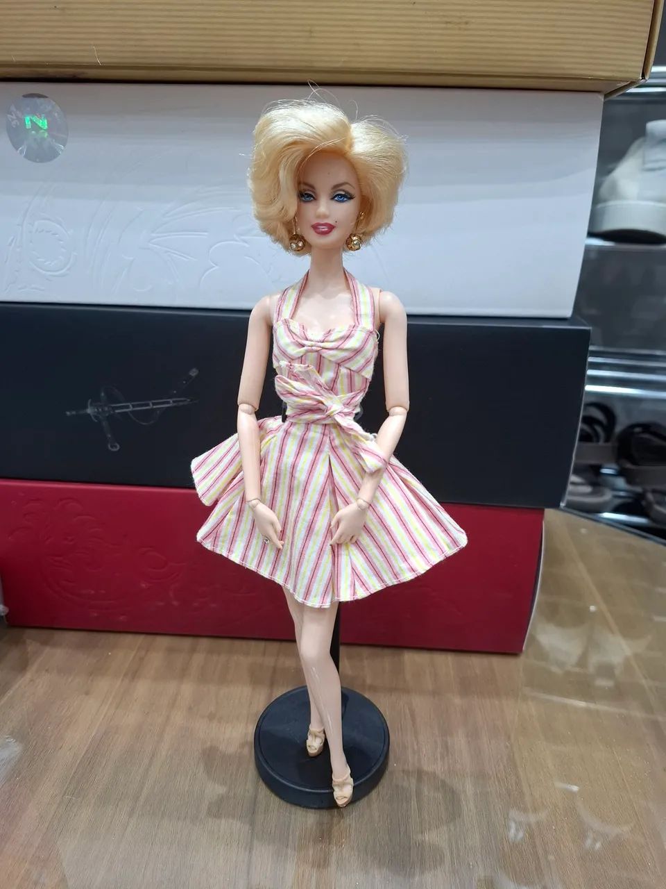 Boneca barbie collector Marilyn monroe