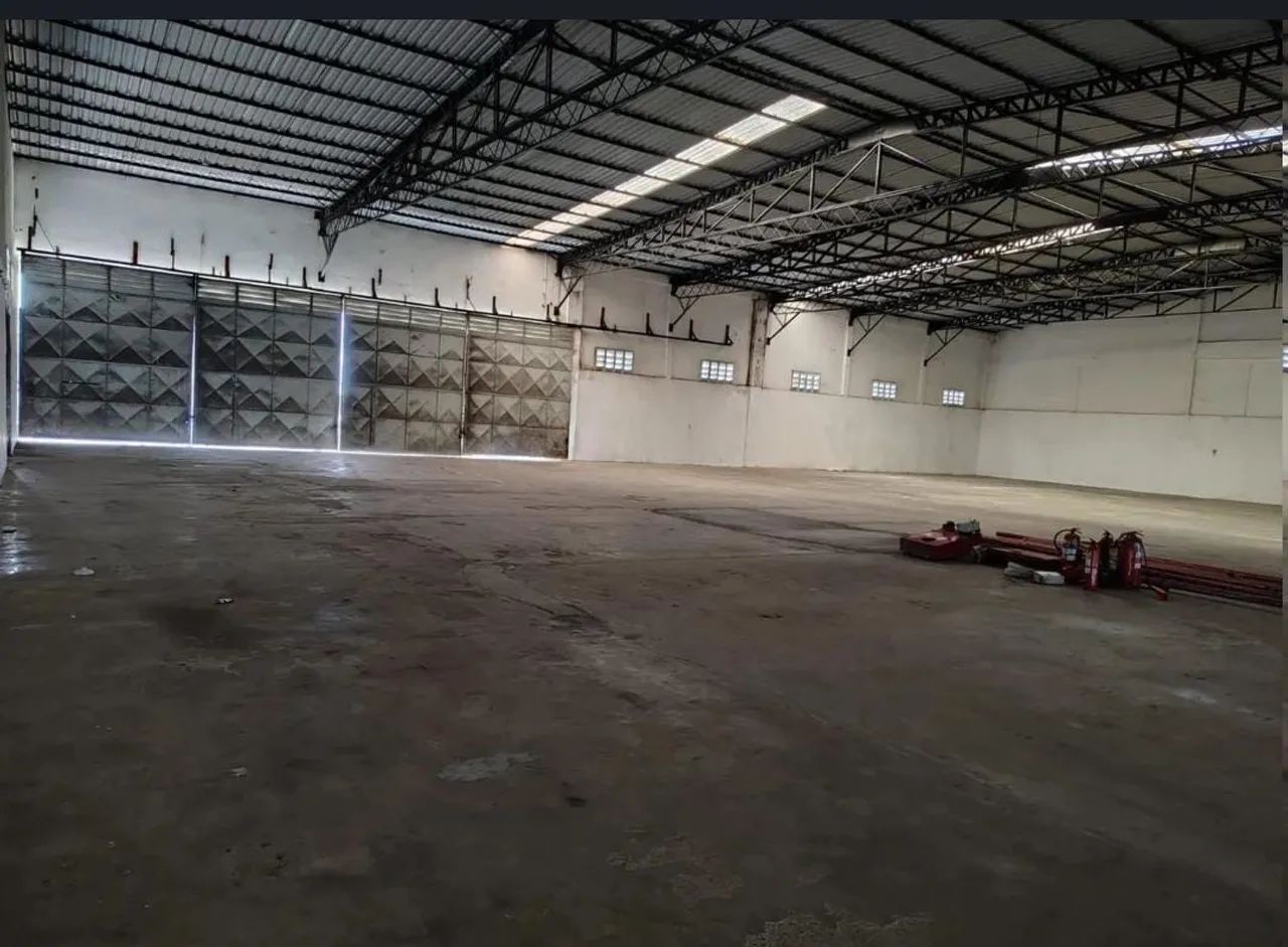 GALPÃO 2.000m2 NA AV. TORQUATO TAPAJÓS - Foto 2