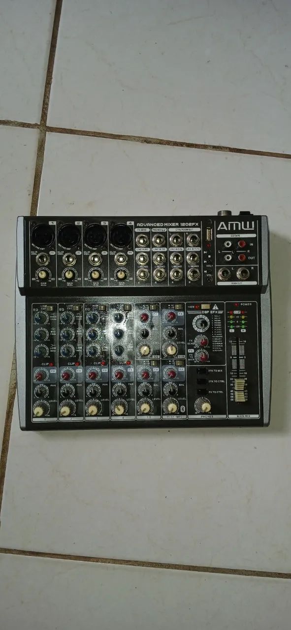 Mesa de som Amw 1202FX para vender. * - Foto 4