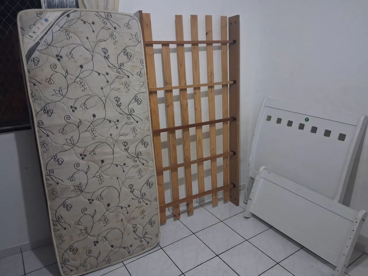 Cama de solteiro 