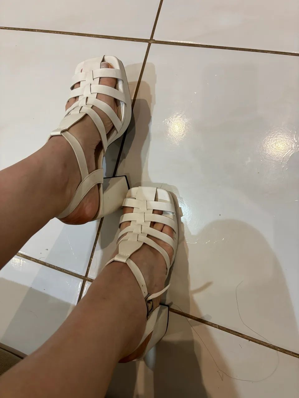 Sandália branca tam 39 nova  - Foto 3