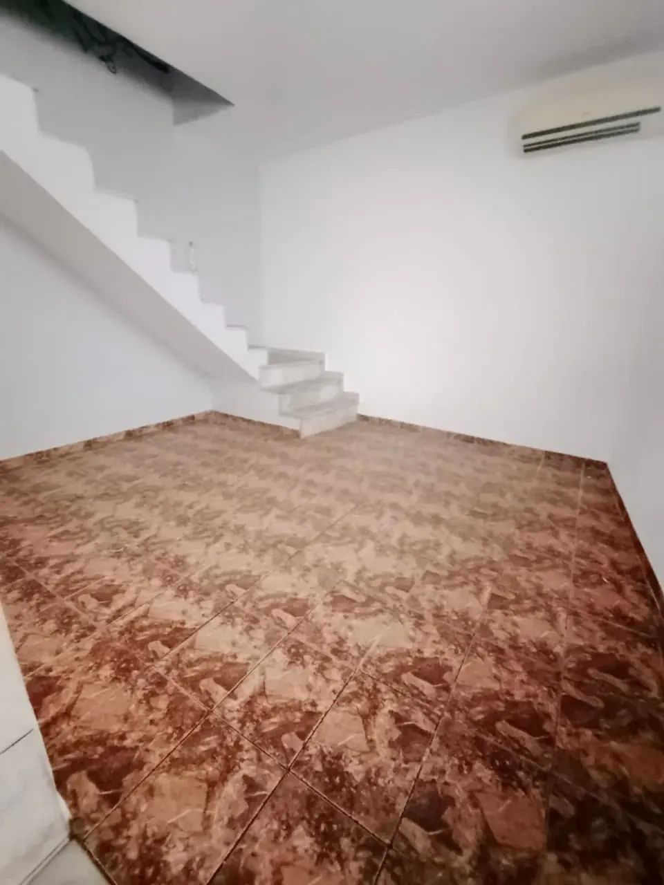 ALUGA-SE Triplex no Centro - Nilópolis - RJ