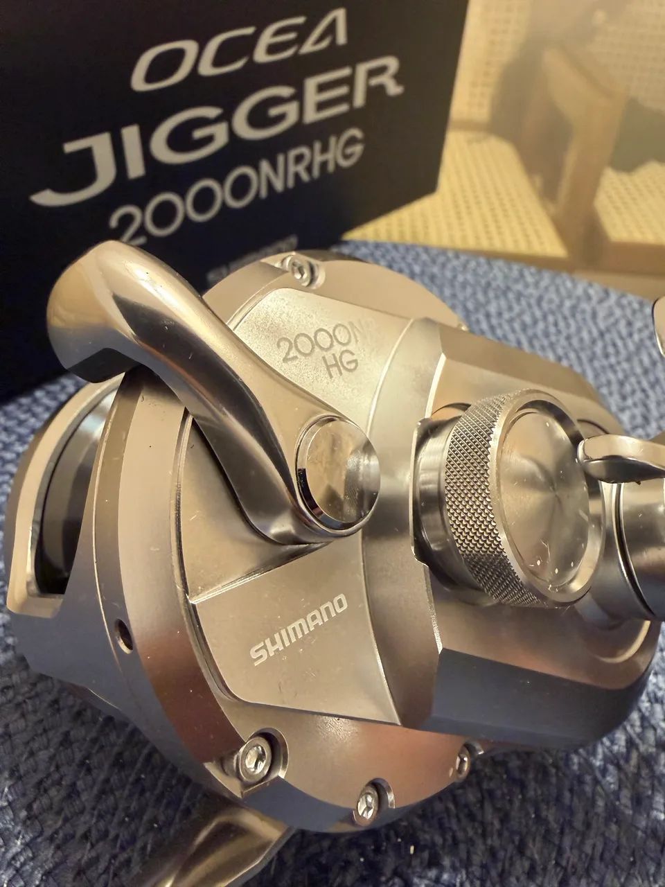 Carretilha de Pesca Shimano Ocea Jigger 2000 NRHG Direita
