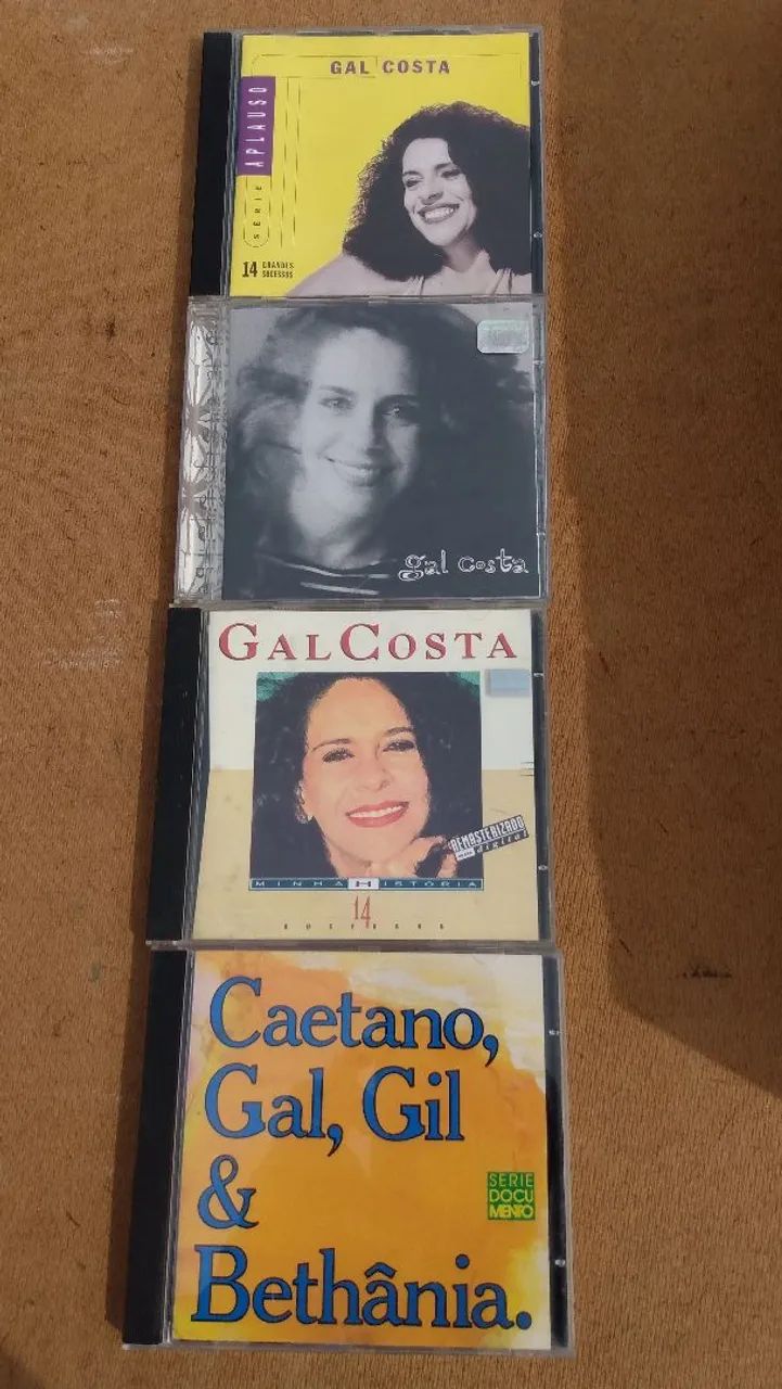 4 cds Gal Costa 20 reais. 