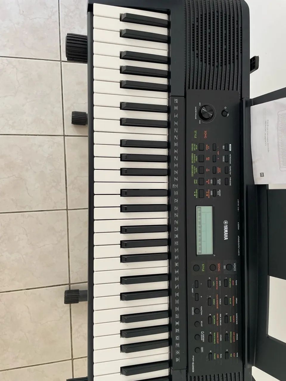 Teclado digital YAMAHA PSR-E283 - Foto 2