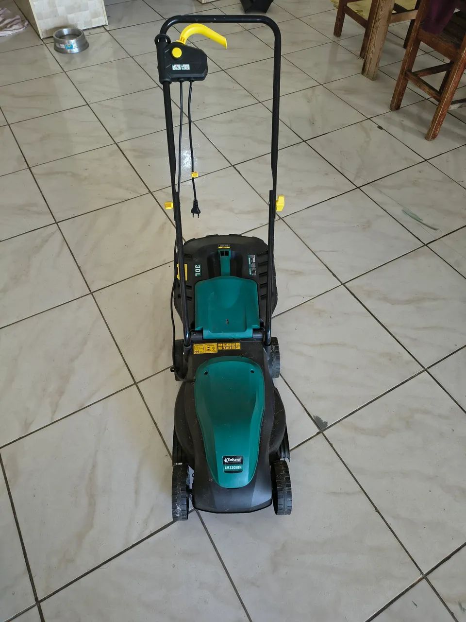 Carrinho corta grama 
