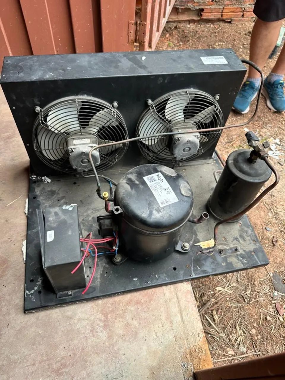 Unidade Condensadora Elgin 1HP Usada funcionando em perfeito estado