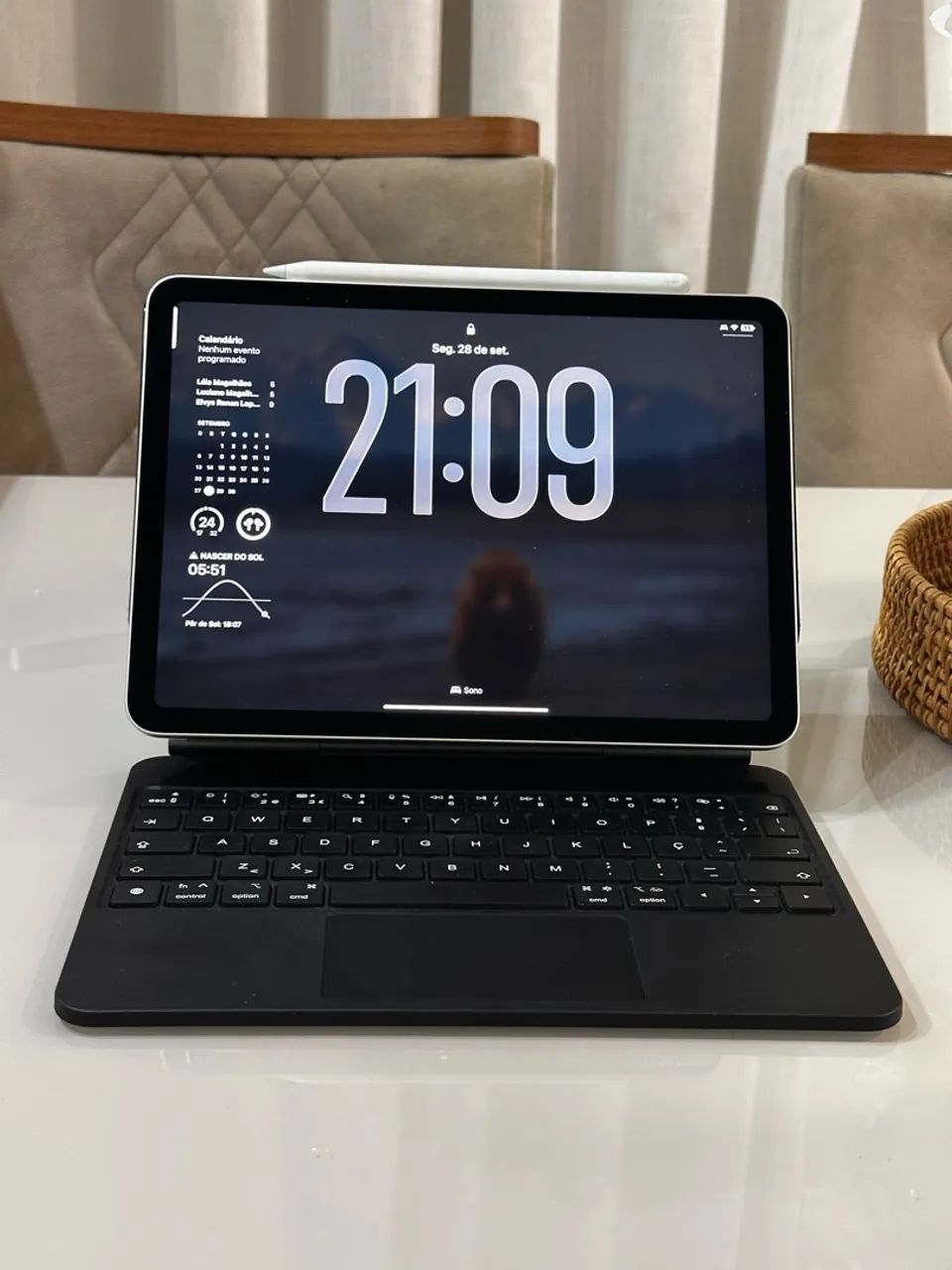 iPad Air 11 M2 256GB Estelar + Apple Pencil + teclado