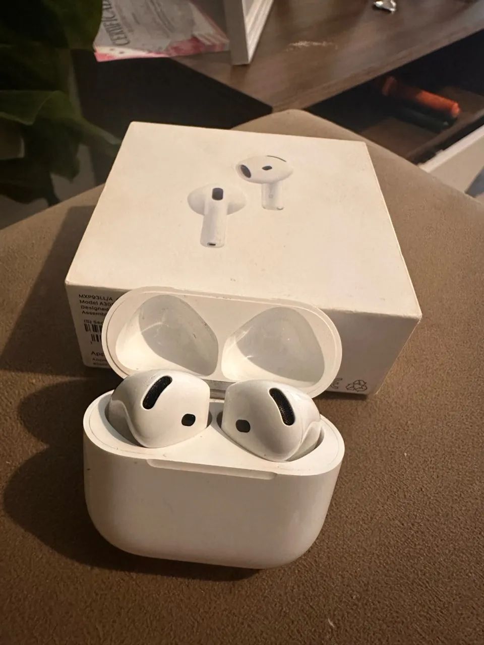 AirPods 4 com Cancelamento de ruído