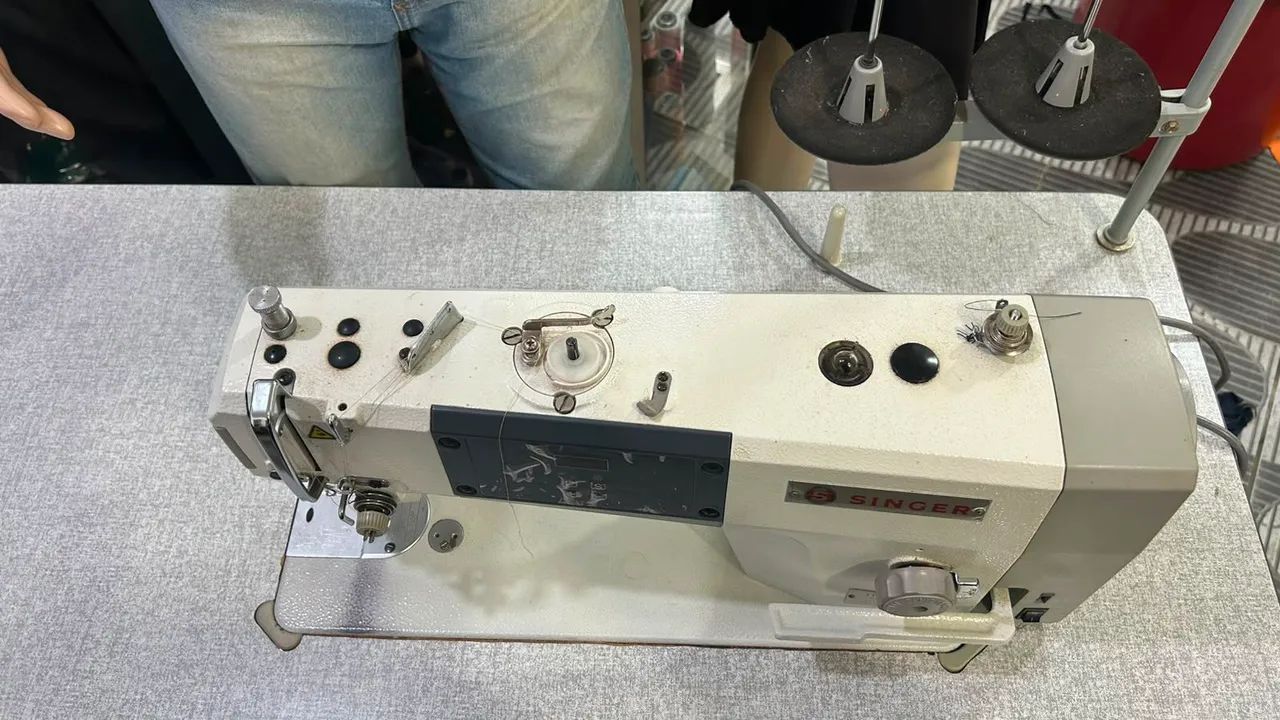 Máquina de costura  - Foto 5
