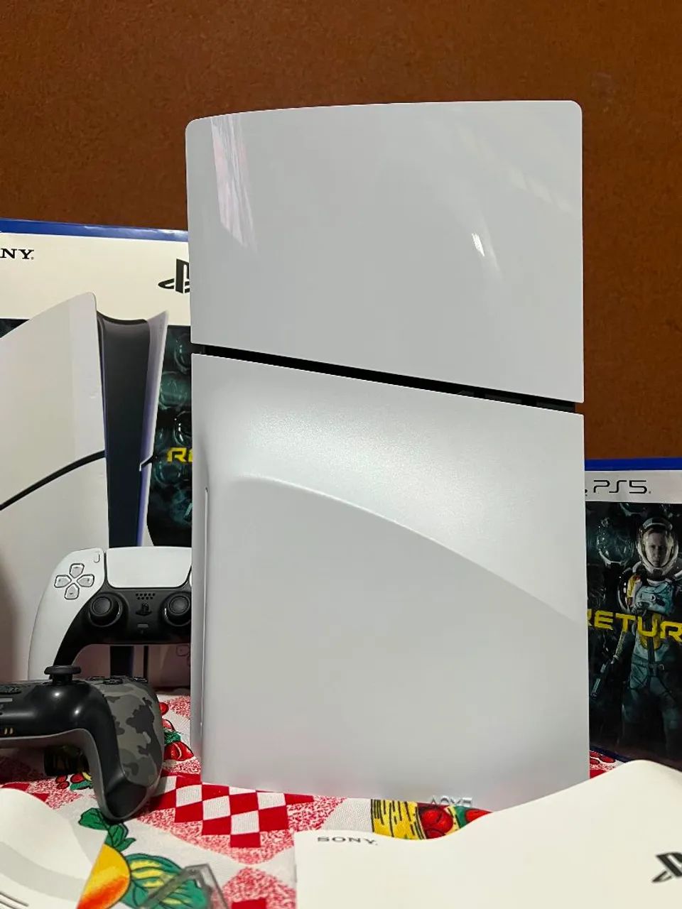 Ps5 slim com disco 1Tb 2 controles com caixa - Foto 4