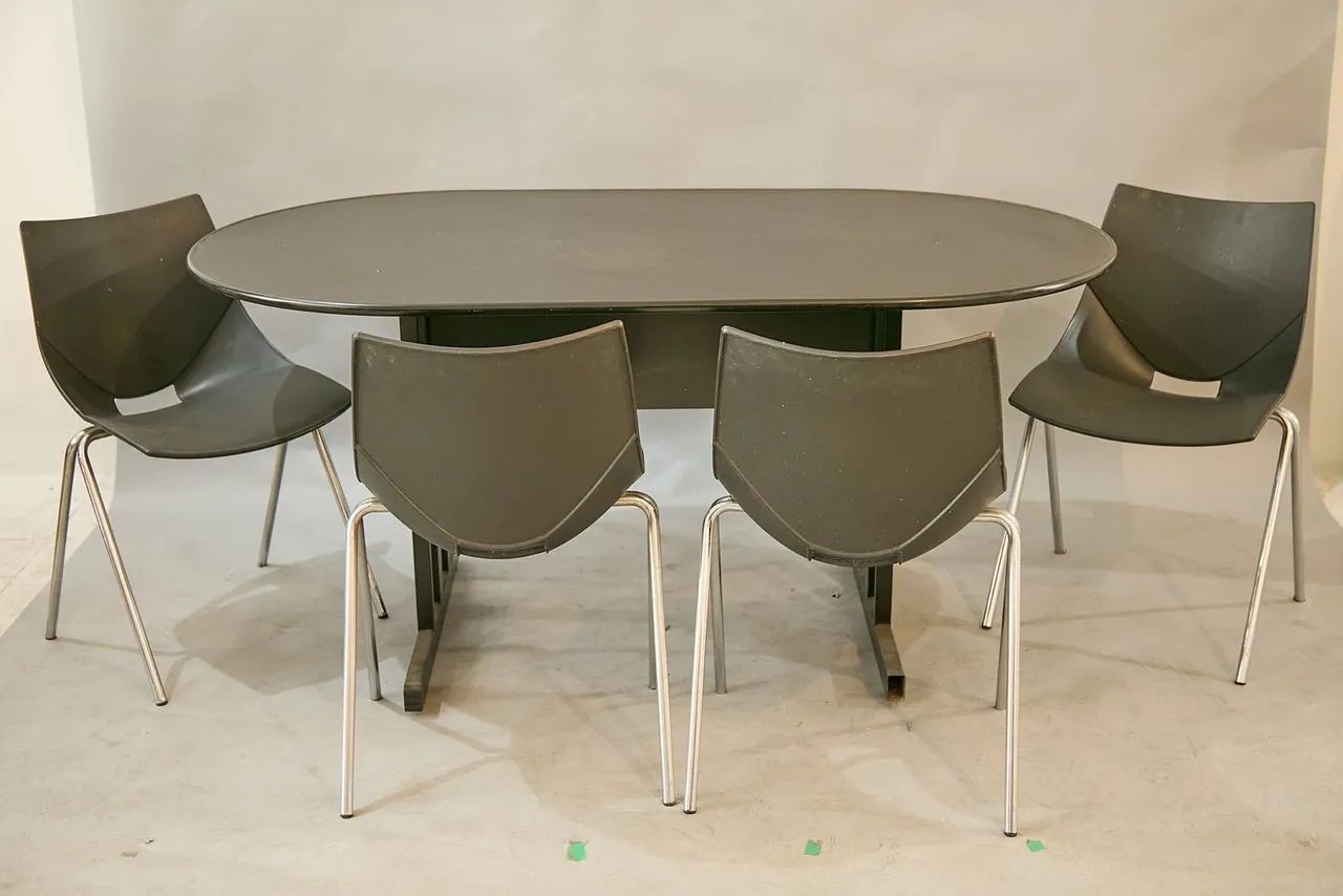 Mesa com 4 cadeiras