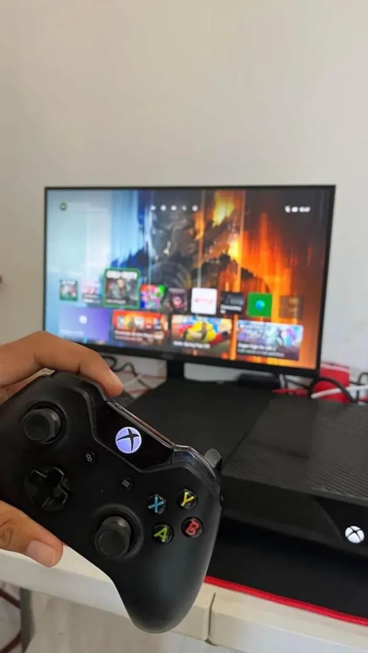 Vendo ou troco em Pc Xbox one fat 500gb, com controle original 