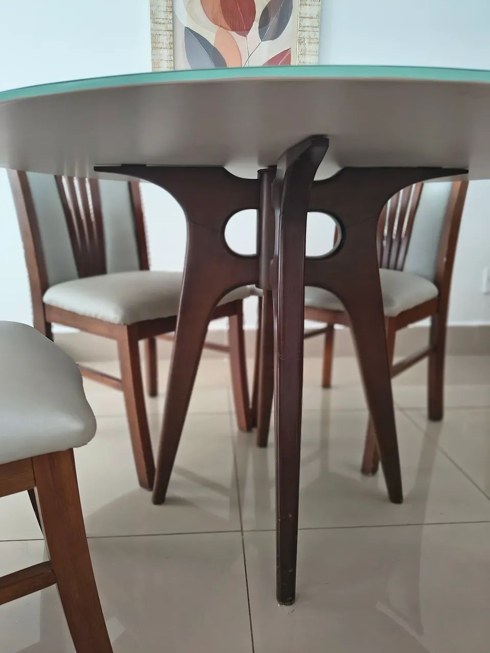 Mesa de Madeira com 4 cadeiras  - Foto 2