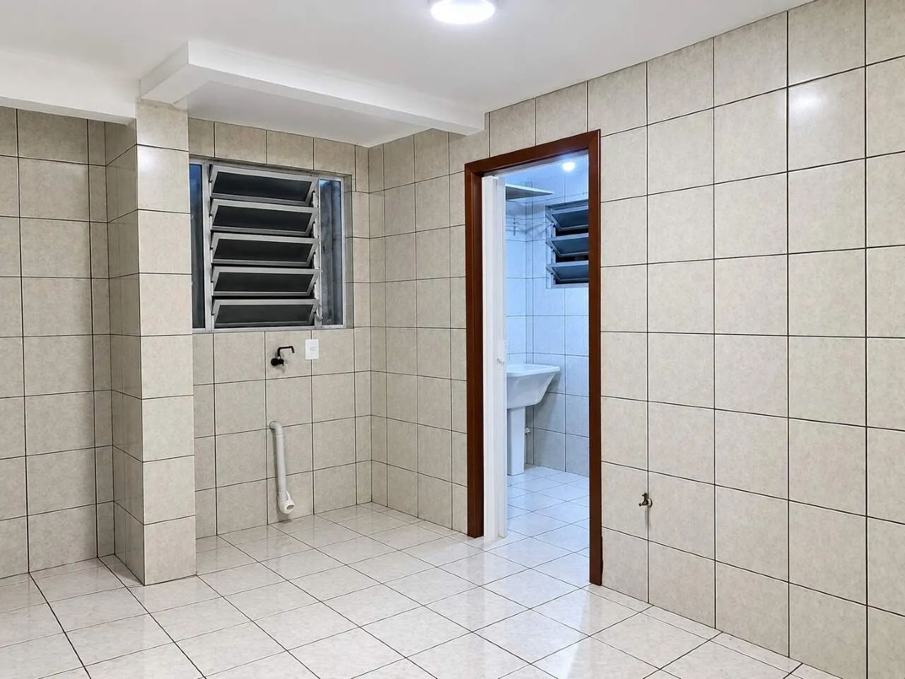 Imóvel comercial e residencial térrea com 49 m² no Centro de Balneário Camboriú - Foto 4