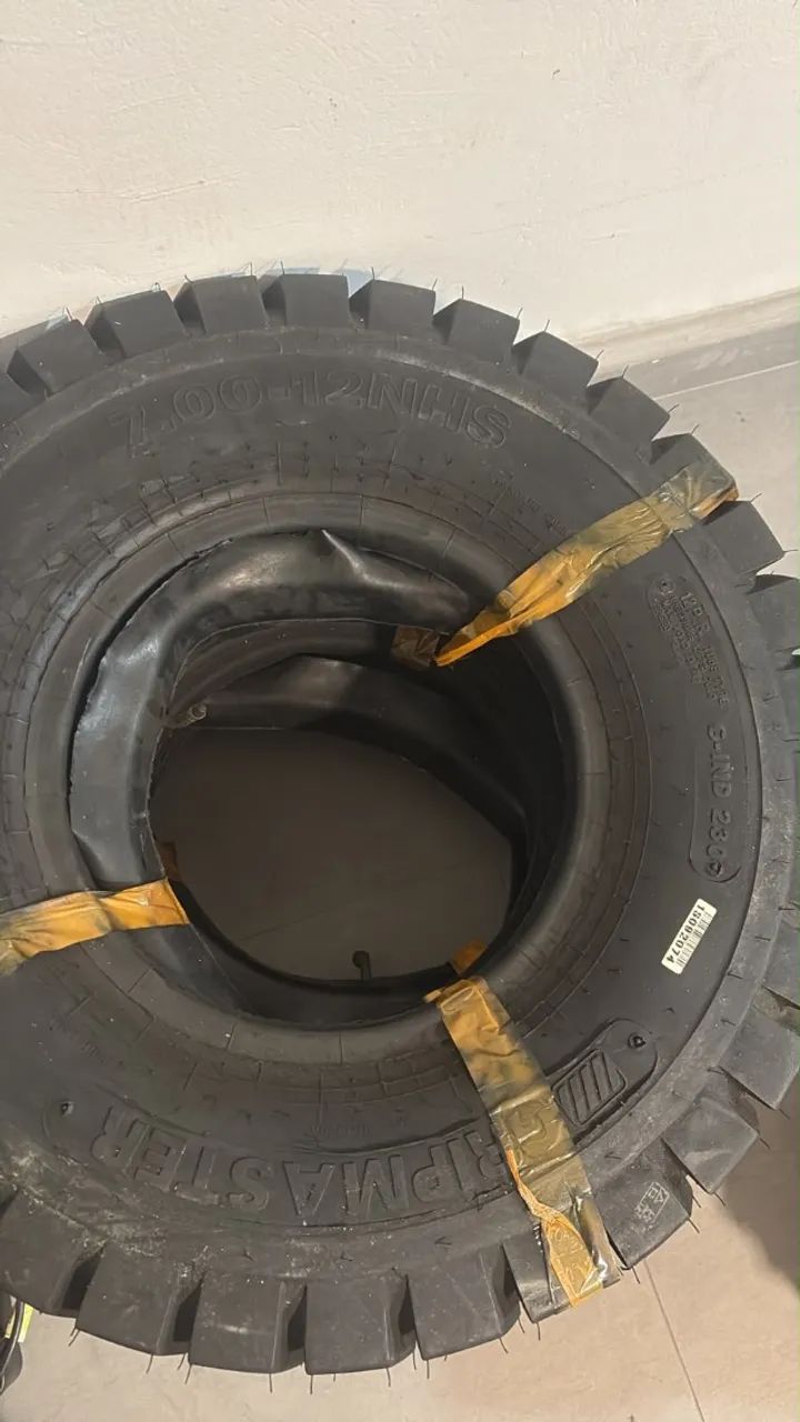 Pneu para empilhadeira 