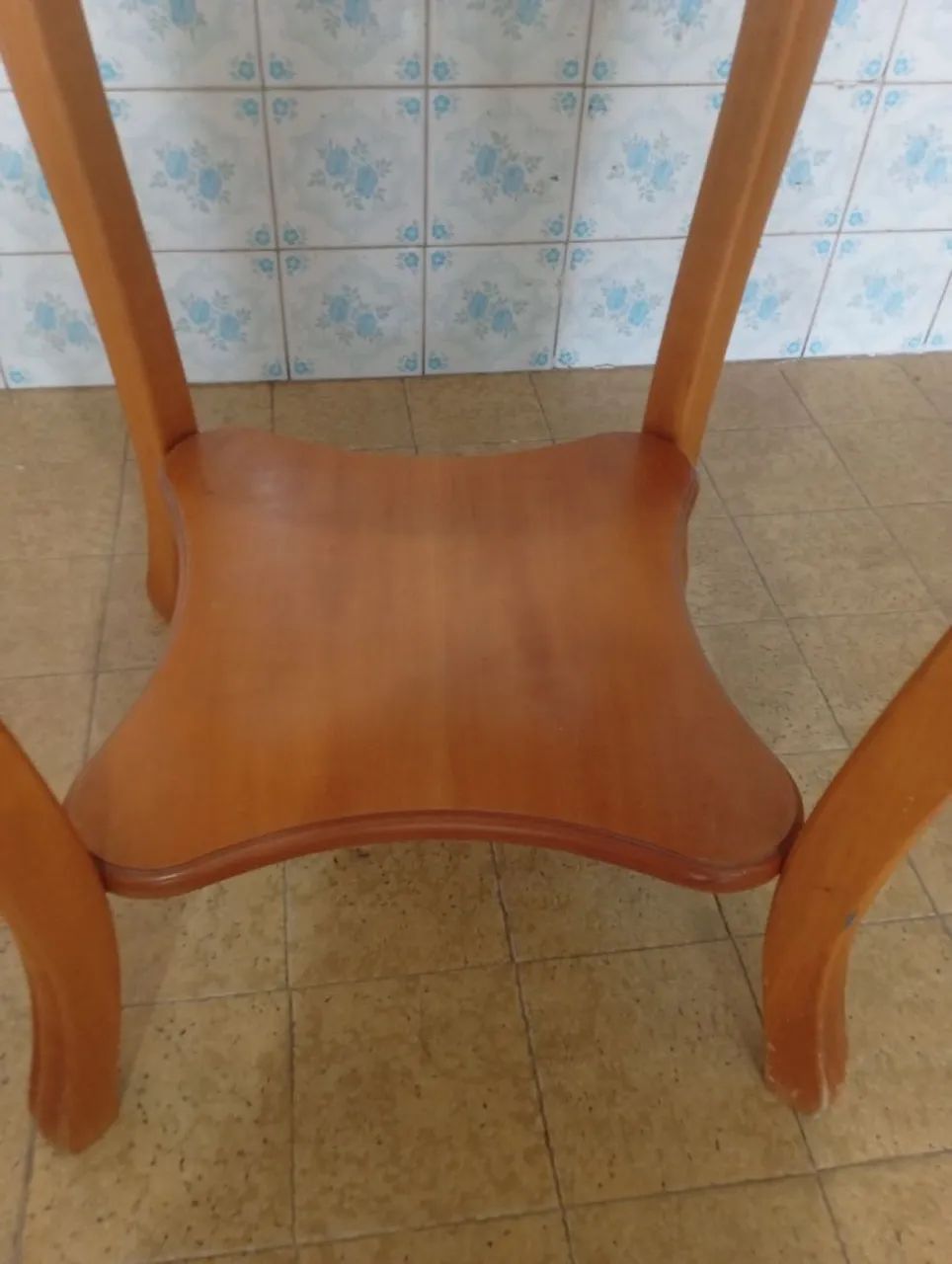 Mesa madeira maciça com prateleira  - Foto 2