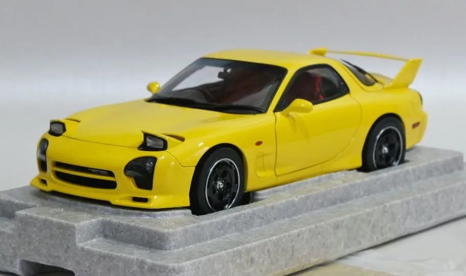 Miniatura RX7 MazdaSpeed Initial D - polarmaster 1/18