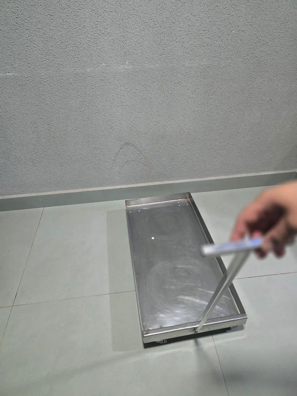 Carrinho de Inox Industrial com Rodas Reforçado 82x41 cm - Foto 4