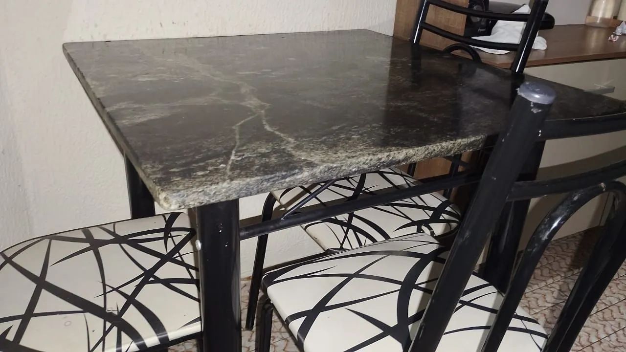 Mesa de granito+4 cadeiras R$500,00  - Foto 3