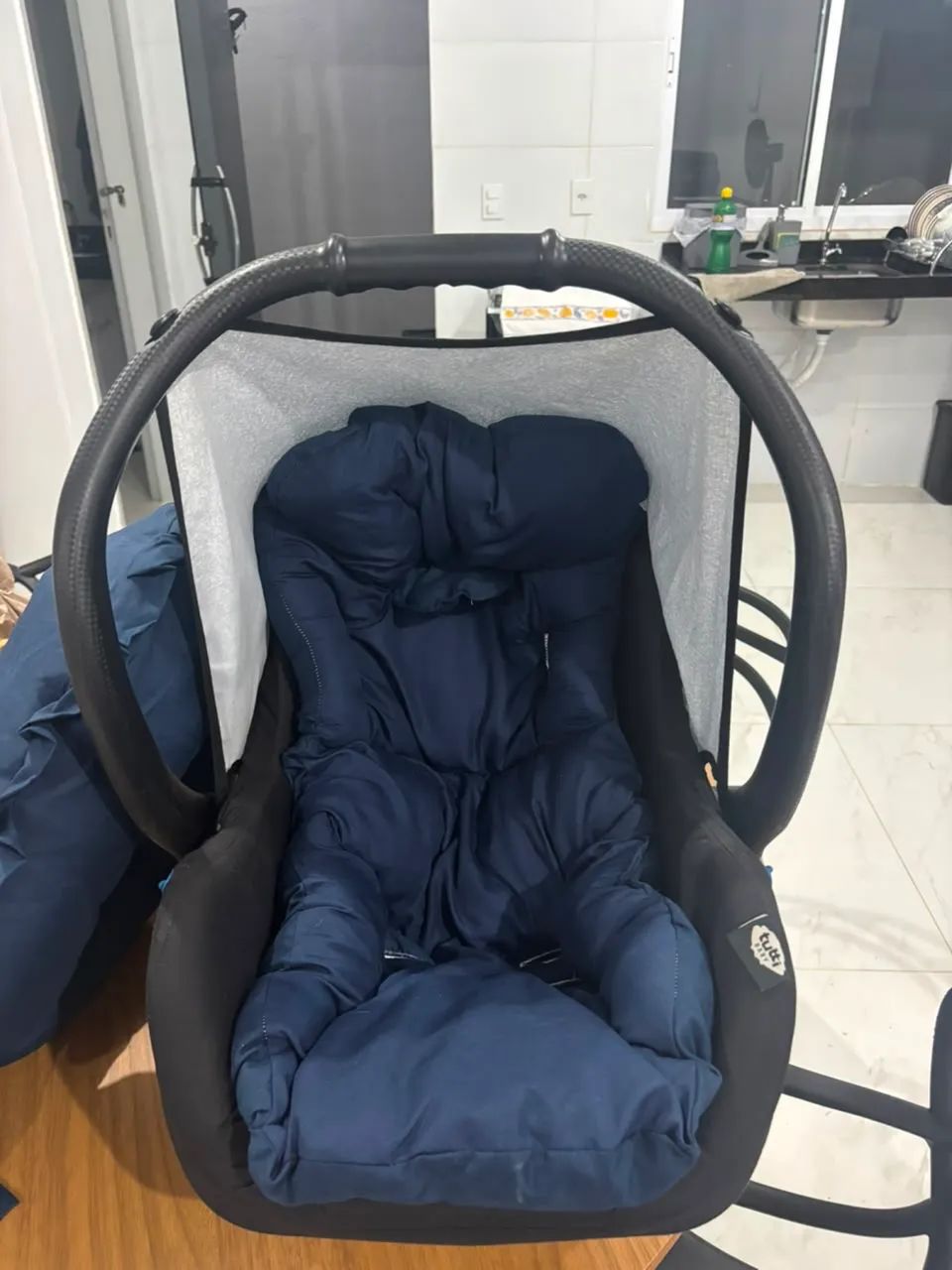 Vendo carrinho e bebê conforto - Foto 3