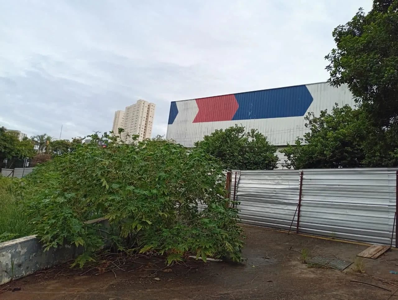 Terreno na Avenida Atlântica, 850  1596 m²