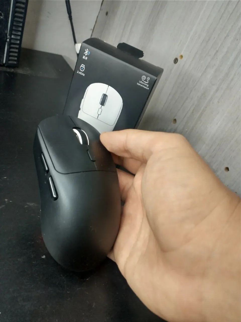 Mouse sem fio com botões laterais 