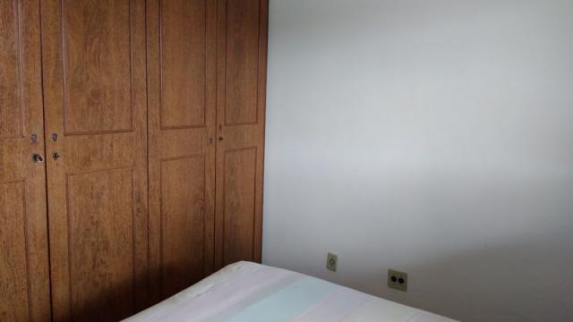 Casa em lote amplo, 3 quartos, quintal, 3 vagas - Foto 9