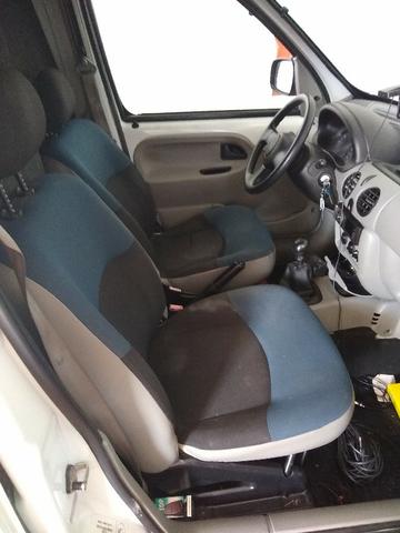 Vende se uma kangoo ano 2013 ar condicionado alarme direção hidraulica - Foto 19