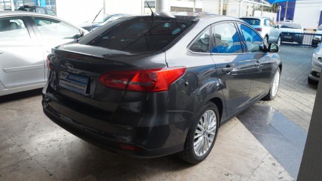 FORD FOCUS 2.0 SE FASTBACK 16V FLEX 4P POWERSHIFT - Foto 9