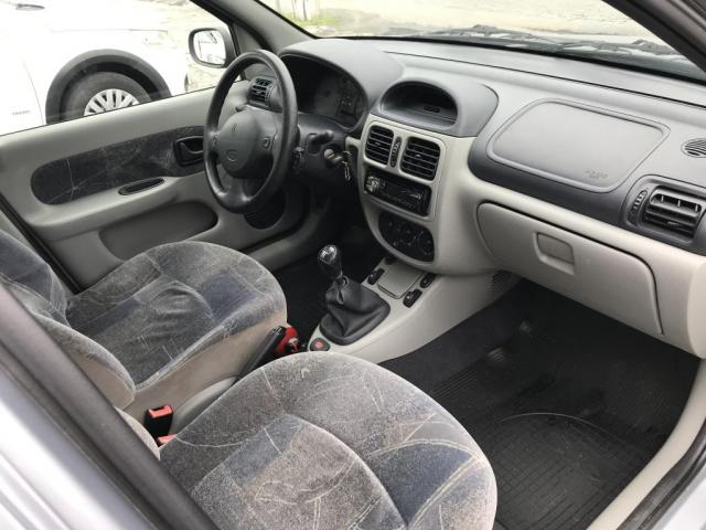 Clio Sed. Privilge Hi-Flex 1.6 16V 4p - Foto 8