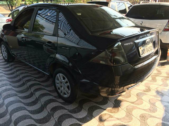 Vendo fiesta sedan ano 2010/2011 já financiado - Foto 2