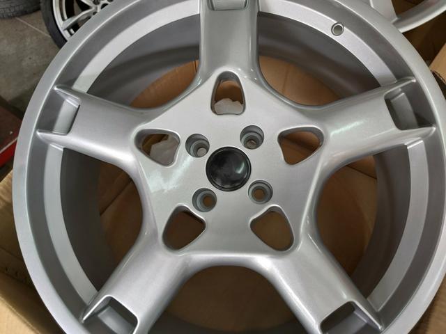 Roda aro 20 furação 4x100.