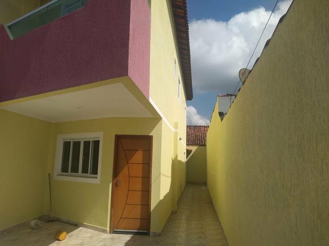 Caiçara. Sobrado três dormitórios. 150 mil de entrada