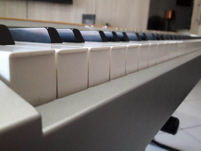 Piano Eletrônico Yamaha P-140 - Foto 6