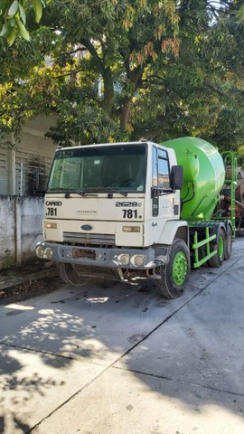 VENDO ESSE CAMINHÃO BETONEIRA FORDCARGO 2628 ANO 2011