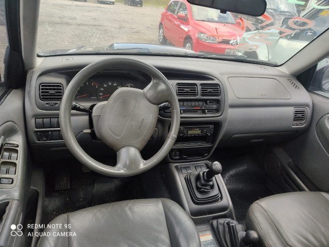 Sucata Chevrolet Tracker 4x4 Manual Diesel 2001 - Foto 2