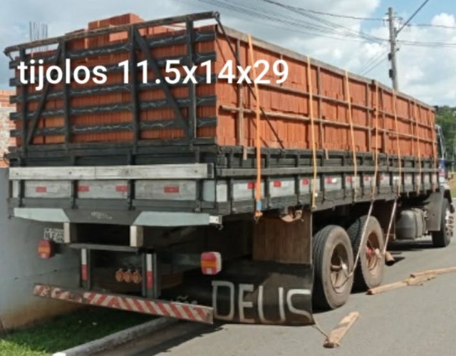 Tijolos 11,5x14x29 so carga fechada